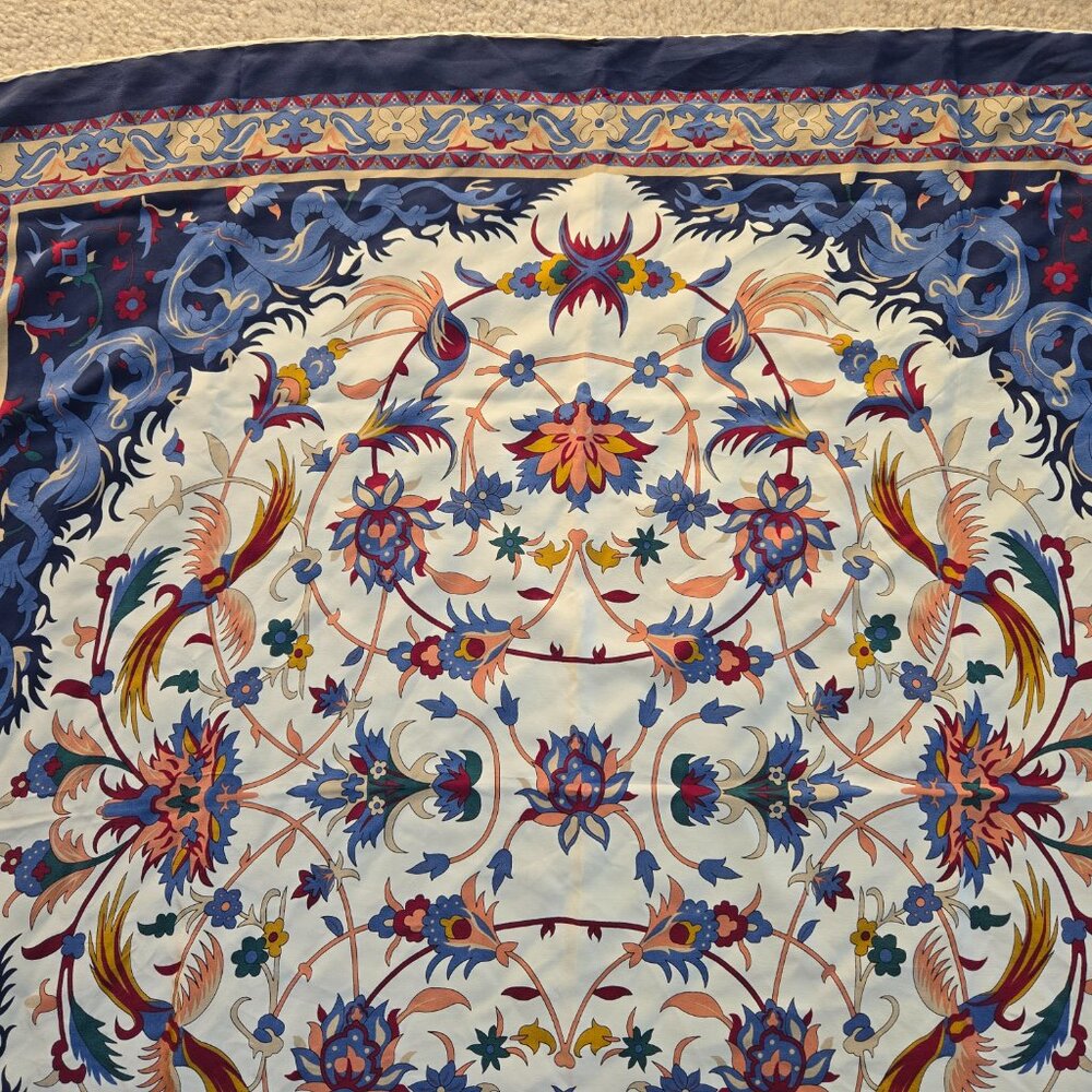 Piramit Turkish Silk Scarf with hand-rolled hems - Picture 7 of 8